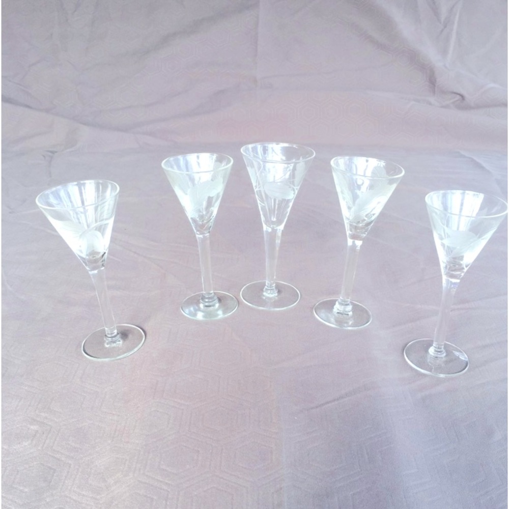 CORDIAL GLASSES